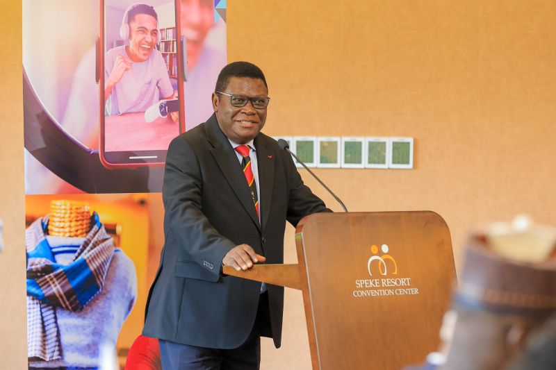 Image for the Tweet beginning: Earlier today, the Minister of